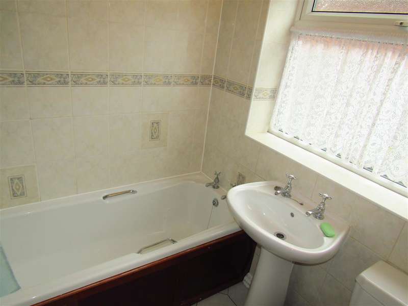 2 Bedroom Detached Bungalow For Sale In Walker Street, Eastwood