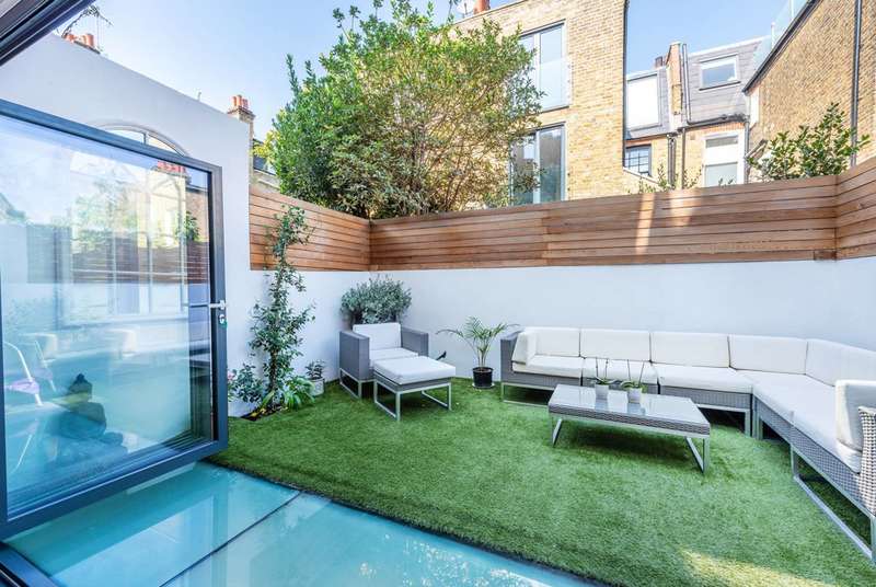 5 Bedroom House For Sale In Harbledown Road, Parsons Green, SW6