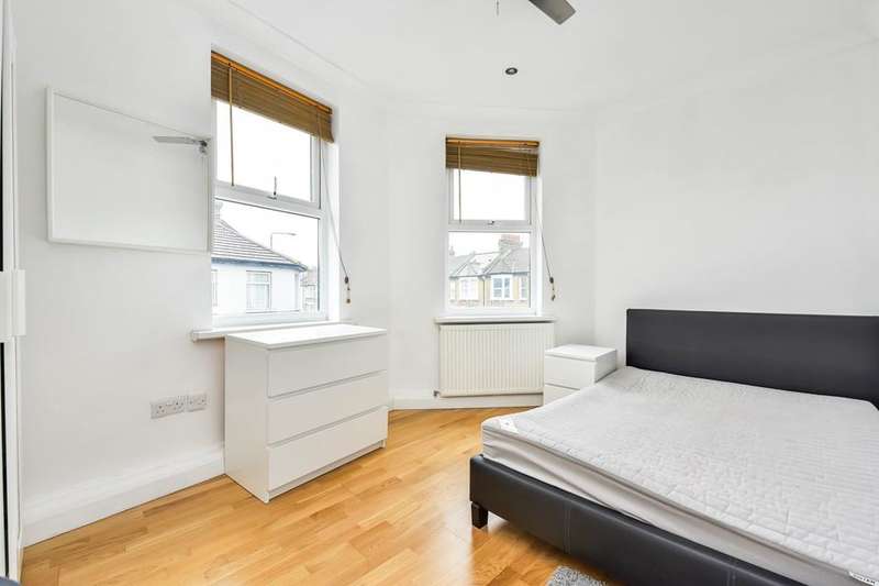 3 Bedroom Flat To Rent In Woolwich Road, London SE7