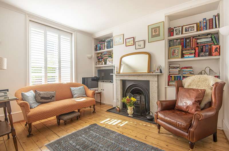 3 Bedroom Semi Detached For Sale In Green Lane, Chichester, PO19