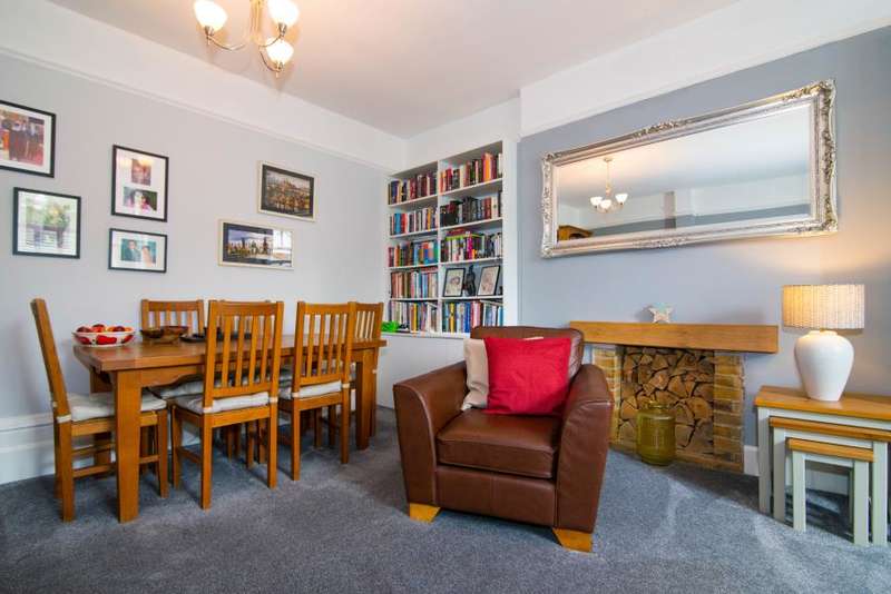 2 Bedroom Flat For Sale In Bridgeman Road, Teddington, TW11