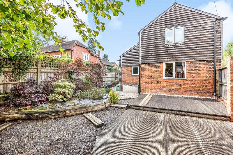 Houses for sale & to rent in RG42 4EW, Road, Binfield With