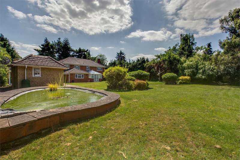 4 Bedroom Detached Property For Sale In Duffield Park, Stoke Poges, SL2