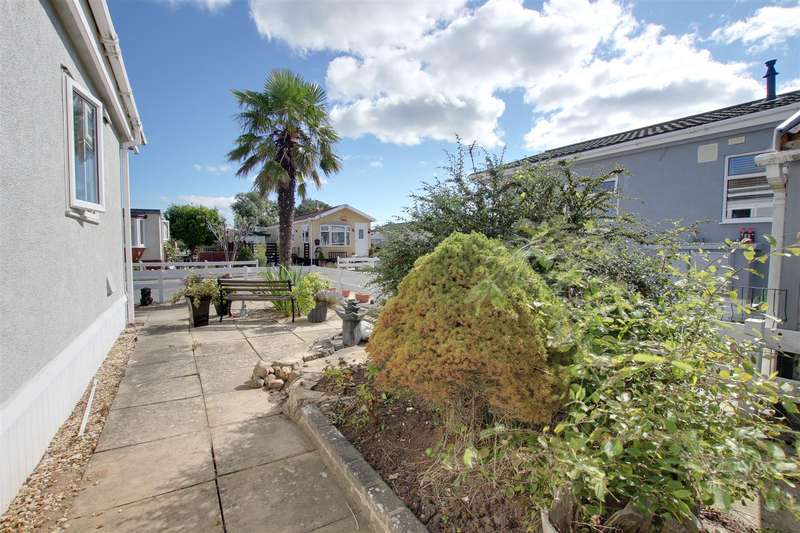 2 Bedroom Park Home For Sale In Seaholme Road, Mablethorpe, LN12