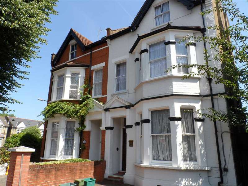 Flat To Rent In Broughton Road, West Ealing, W13