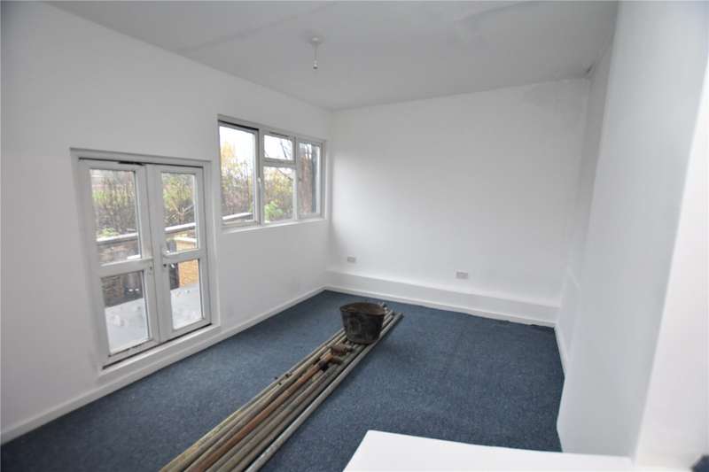 Apartment For Sale In Penge Road, London, SE25