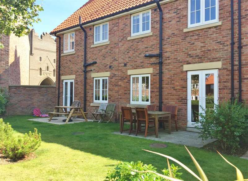 2 Bedroom House For Sale In Sunrise Drive, Moor Road, Filey, YO14