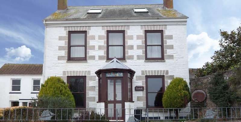 6 Bedroom Property To Rent In Quay Hill, Penryn, TR10