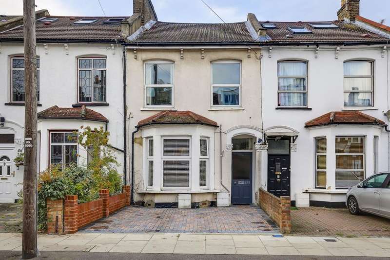 2 Bedroom Flat For Sale In Whittington Road, Wood Green, London, N22