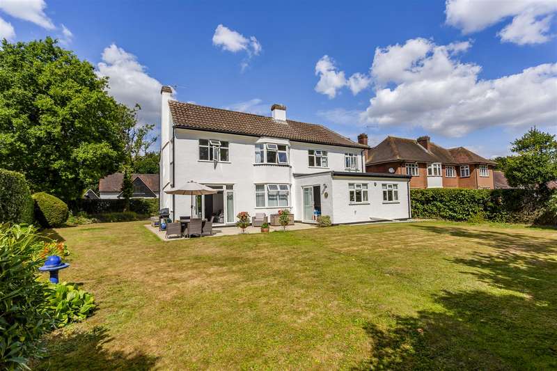 3 Bedroom Detached House For Sale In Rickman Hill Road, Chipstead