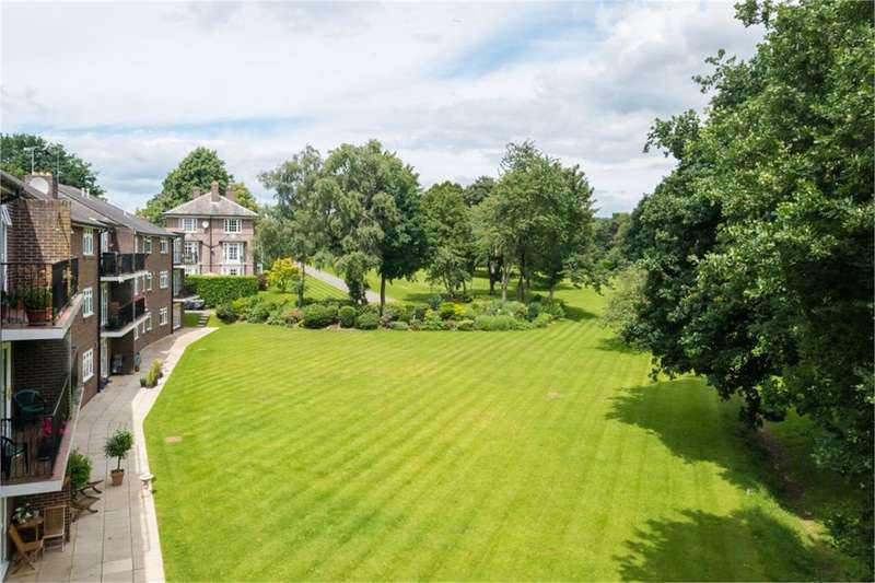 3 Bedroom Apartment Flat To Rent In Park Lawn, Farnham Royal, SL2