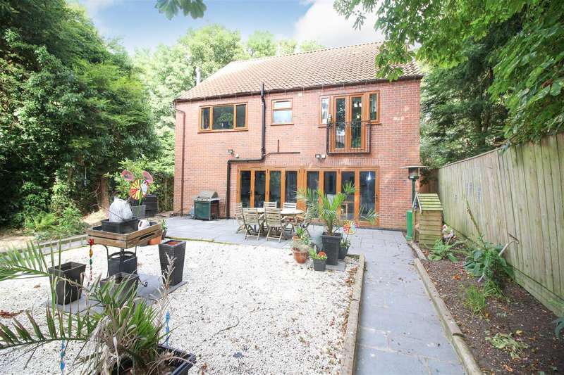 4 Bedroom Detached House For Sale In Main Street, Watton, Driffield, YO25