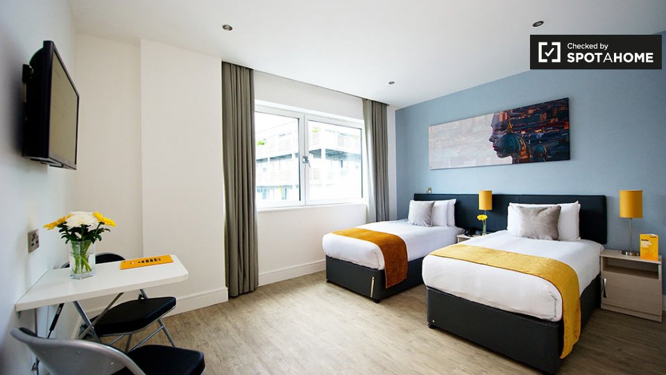 Studio To Rent In Greenwich High Road, SE10