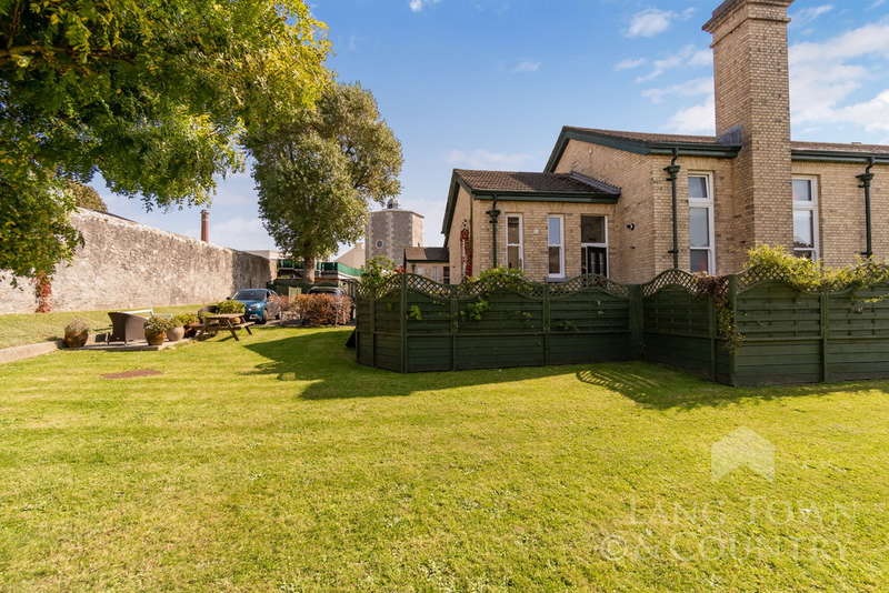 2 Bedroom Cottage House For Sale In Constance Cottage, Constance Place