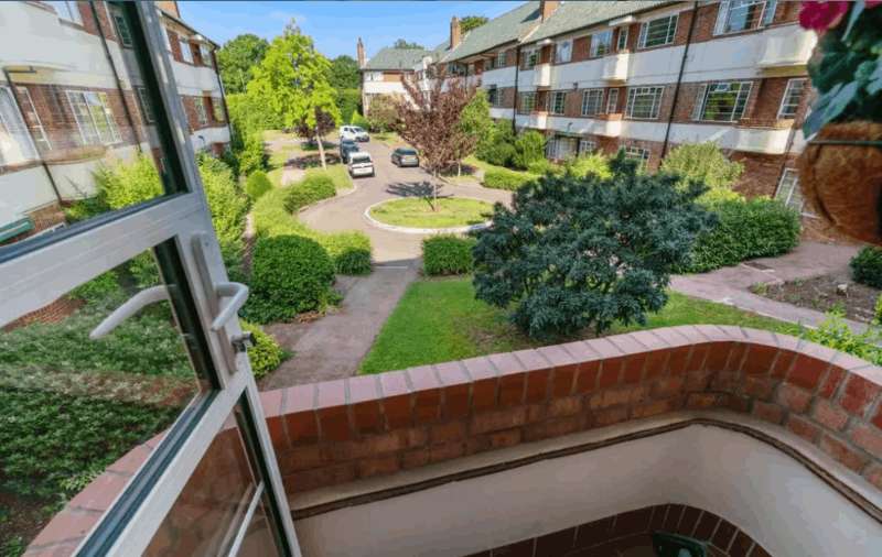 2 Bedroom Flat To Rent In Woodford Road, London, E18