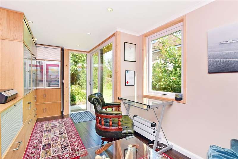 4 Bedroom Detached For Sale In Weavering Street, Weavering, Maidstone