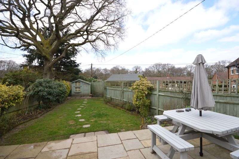 3 Bedroom Property For Sale In Hammer Hill, Haslemere, GU27