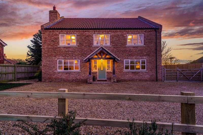 Houses for sale & to rent in PE14 7DA, Lynn Road,,Walton, Wisbech