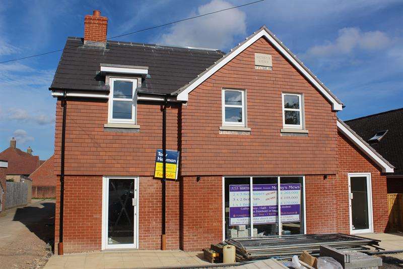 1 Bedroom Ground Flat For Sale In Wareham Road, Lytchett Matravers