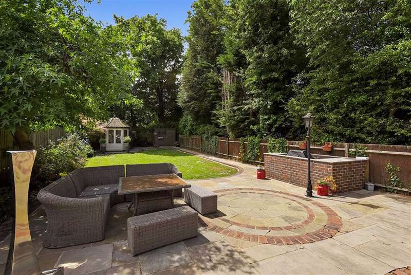 5 Bedroom Semi Detached For Sale In Princes Avenue, Petts Wood, Kent, BR5