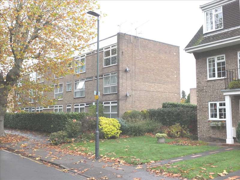 3 Bedroom Apartment For Sale In Barclay Court, Hoddesdon, EN11