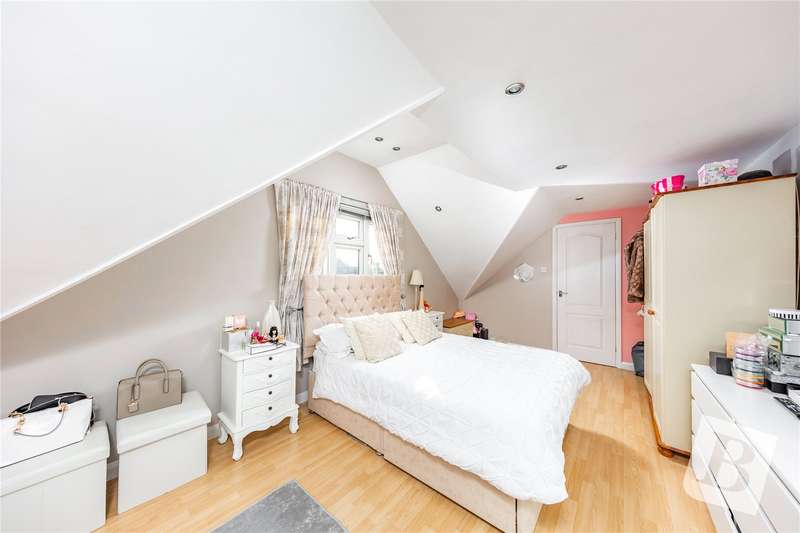 3 Bedroom Detached Bungalow For Sale In Lodge Lane, Romford, RM5