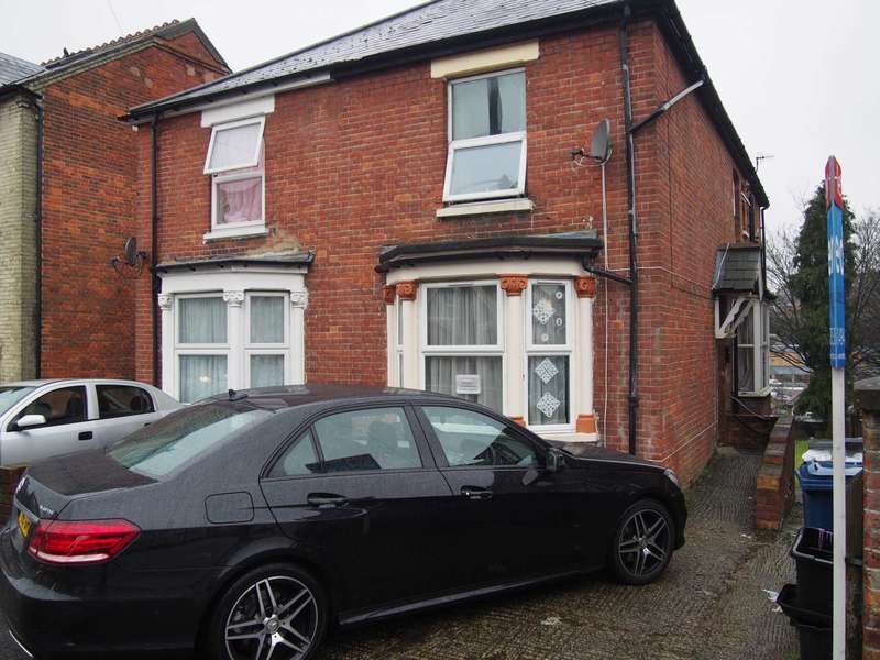5 Bedroom Semi-Detached House To Rent In Roberts Road, High Wycombe, HP13