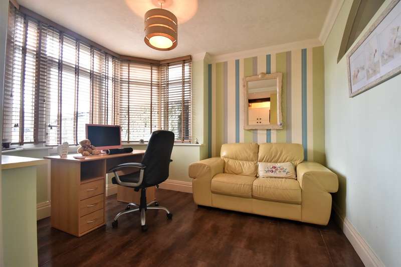 3 Bedroom Terraced House For Sale In Longfellow Road, Poets Corner