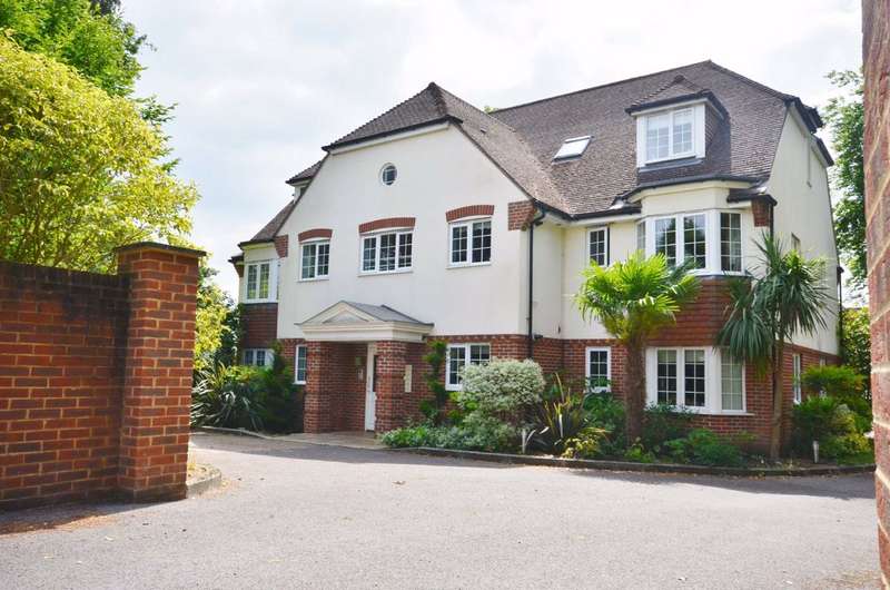2 Bedroom Flat For Sale In Ridgway Road, Farnham, GU9