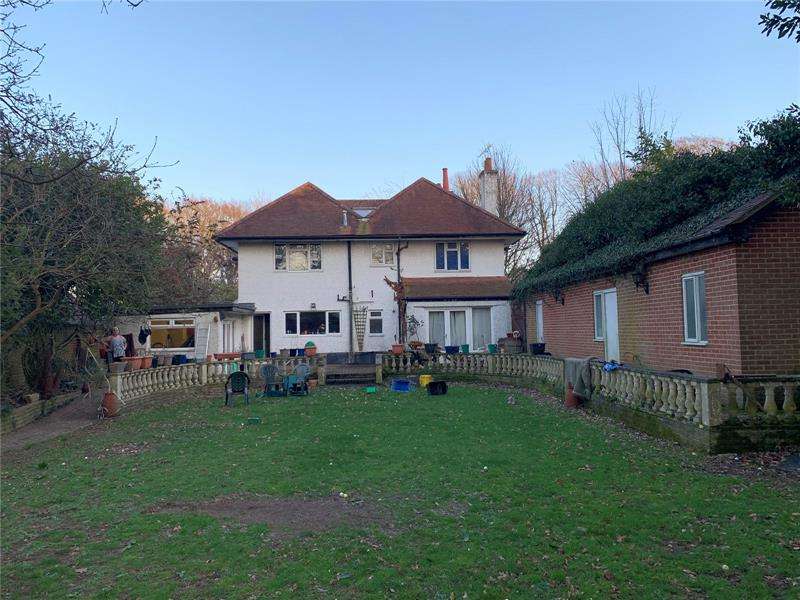 5 Bedroom Detached House For Sale In Carbery Avenue, Southbourne