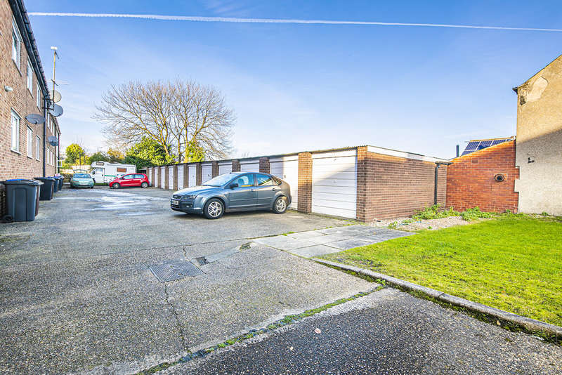 2 Bedroom Flat Under Offer In Harvey Clough Road, Sheffield, S8