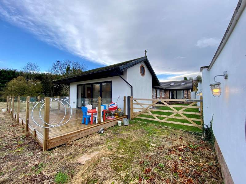 4 Bedroom Detached Bungalow For Sale In Smithy Lane, Scarisbrick