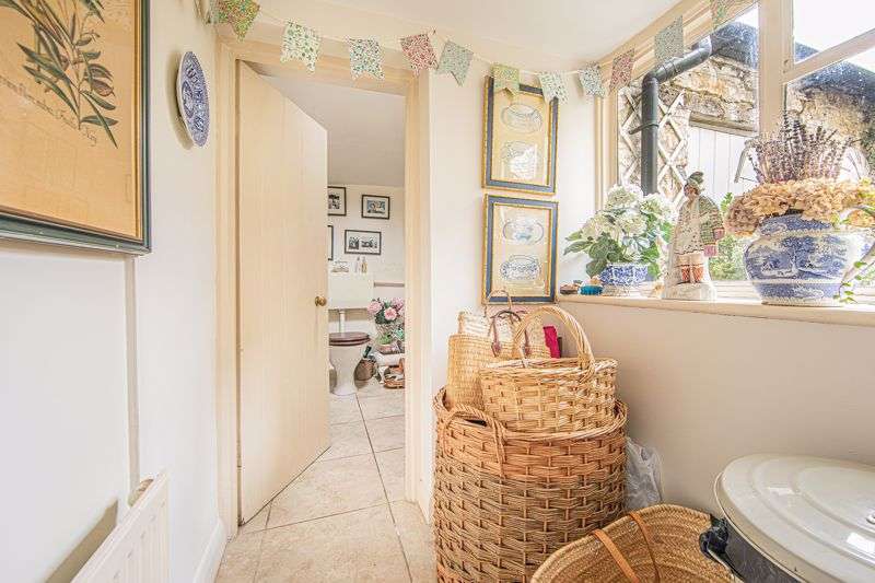 3 Bedroom Property For Sale In New Church Street, Tetbury, GL8