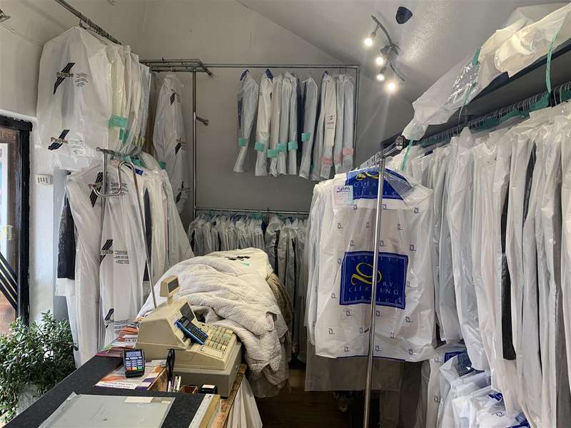 Commercial Shop For Sale In Bakers Walk, Sawbridgeworth, CM21