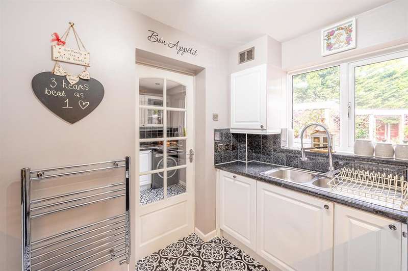 3 Bedroom Detached Property For Sale In Perivale Way, Stourbridge, DY8