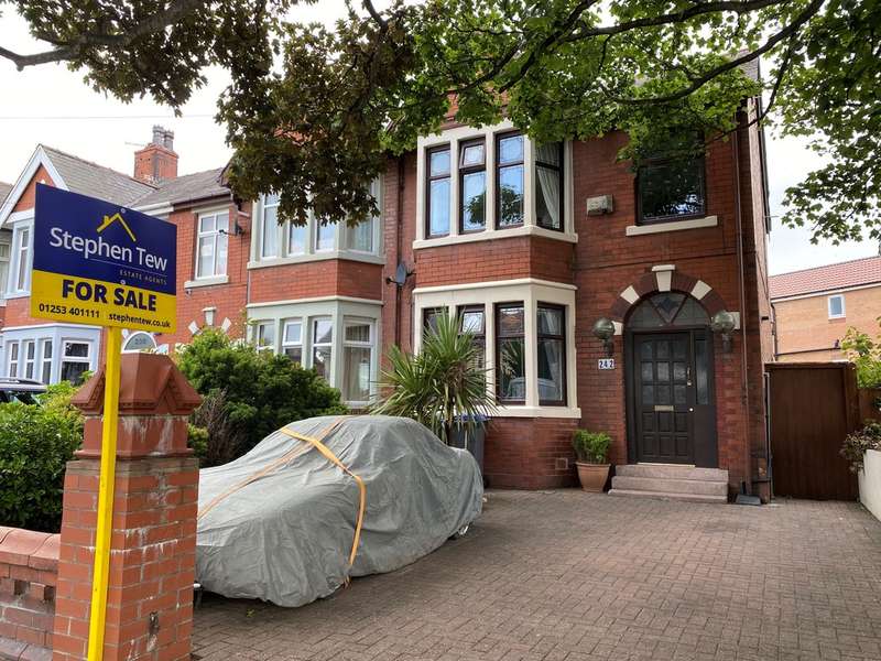 3 Bedroom End Of Terrace House For Sale In Devonshire Road, Blackpool, FY3