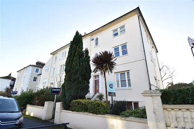 2 Bedroom Flat To Rent In Cadogan Road, Surbiton, KT6