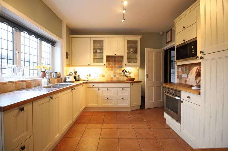 4 Bedroom Home For Sale In Stepney Close, Scarborough, YO12
