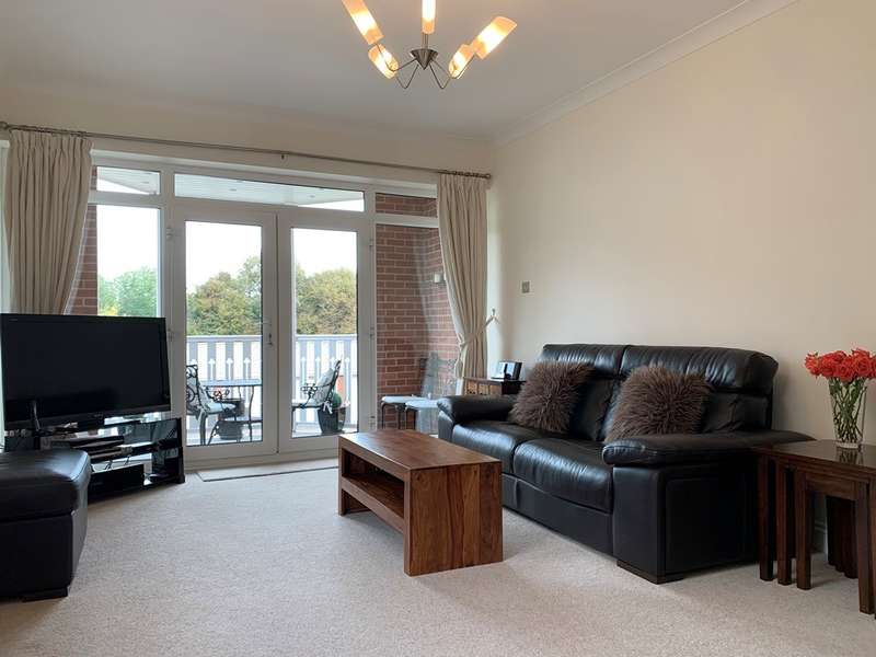 2 Bedroom Flat For Sale In Gloucester Road, Southport, PR8