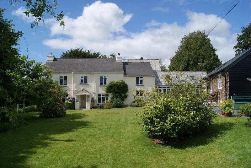 4 Bedroom Cottage House For Sale In Holiday Let/annex buckland