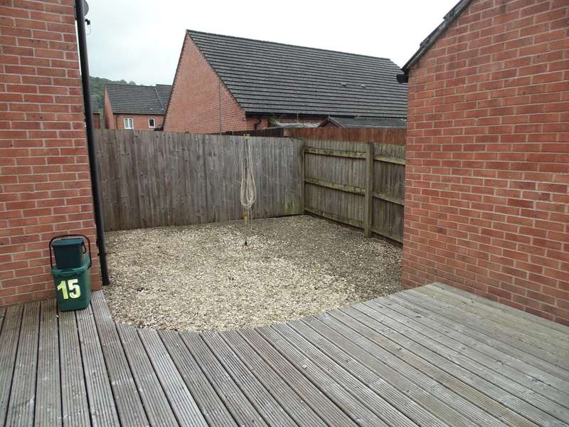 3 Bedroom Terraced House To Rent In Bluebell View, Llanbradach