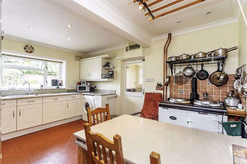 3 Bedroom Detached For Sale In Elphinstone Road, Highcliffe, BH23