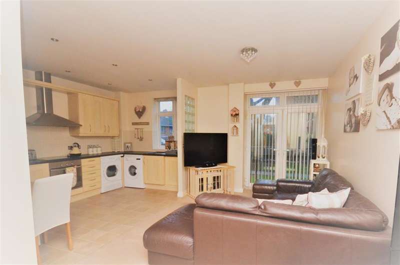 2 Bedroom Ground Flat For Sale In Ettingshall Road, Bilston, WV14