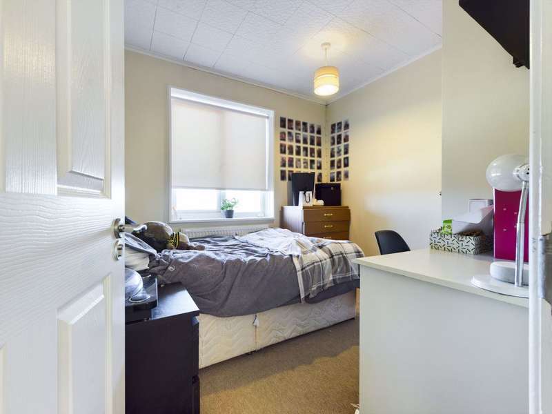 4 Bedroom House To Rent In Staplefield Drive, Brighton, BN2