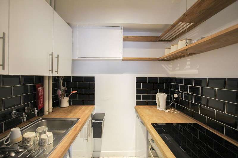 1 Bedroom Flat To Rent In Marine Court, St. Leonards-on-sea, East Sussex. TN38