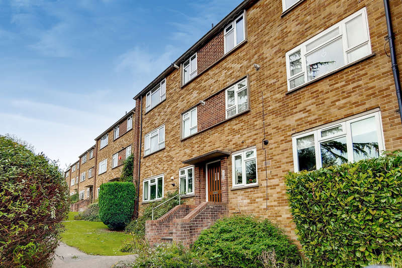 1 Bedroom Flat For Sale In Summerland Gardens, Muswell Hill, N10 1 Bedroom Flat For Sale In Summerland Gardens, Muswell Hill, N10