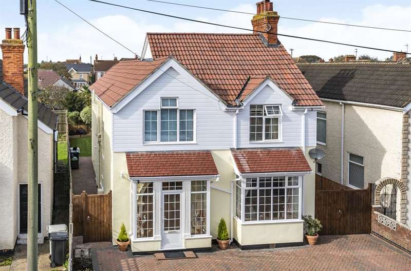 4 Bedroom Detached House Under Offer In Sunningdale Drive, Skegness, PE25