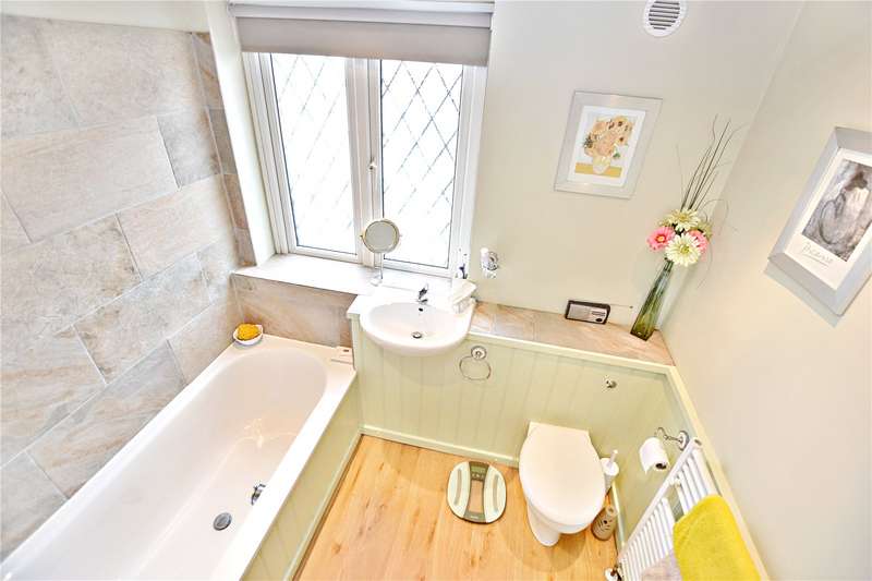 3 Bedroom SemiDetached House For Sale In Woodside Lane, Bexley, Kent, DA5