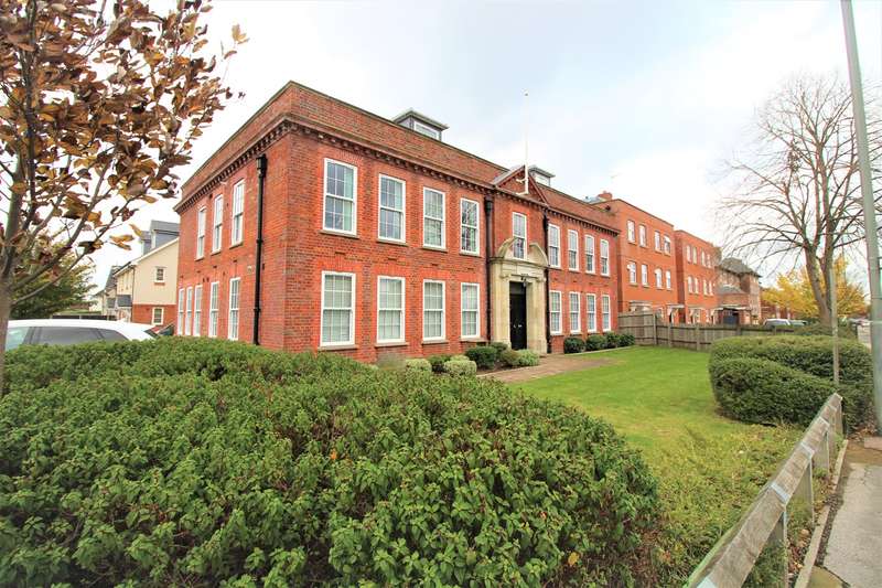 2 Bedroom Apartment To Rent In St Albans Road East, Hatfield, AL10