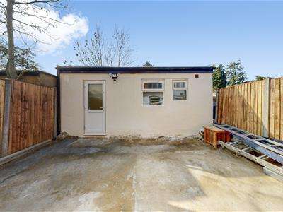 Flat To Rent In Lancelot Crescent, Wembley, HA0